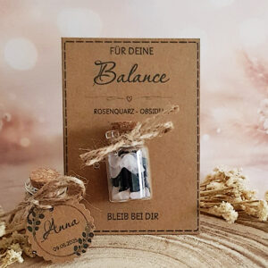 Balance Geschenk mit Edelsteinen und personalisiertem Anhänger