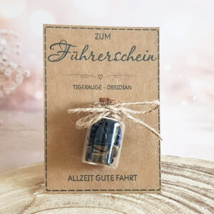 Geschenk zum Führerschein mit kleinem Edelstein-Gläschen aus Tigerauge und Obsidian