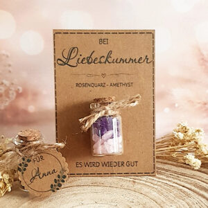 Liebeskummer Geschenk mit Rosenquarz und Amethyst personalisiert