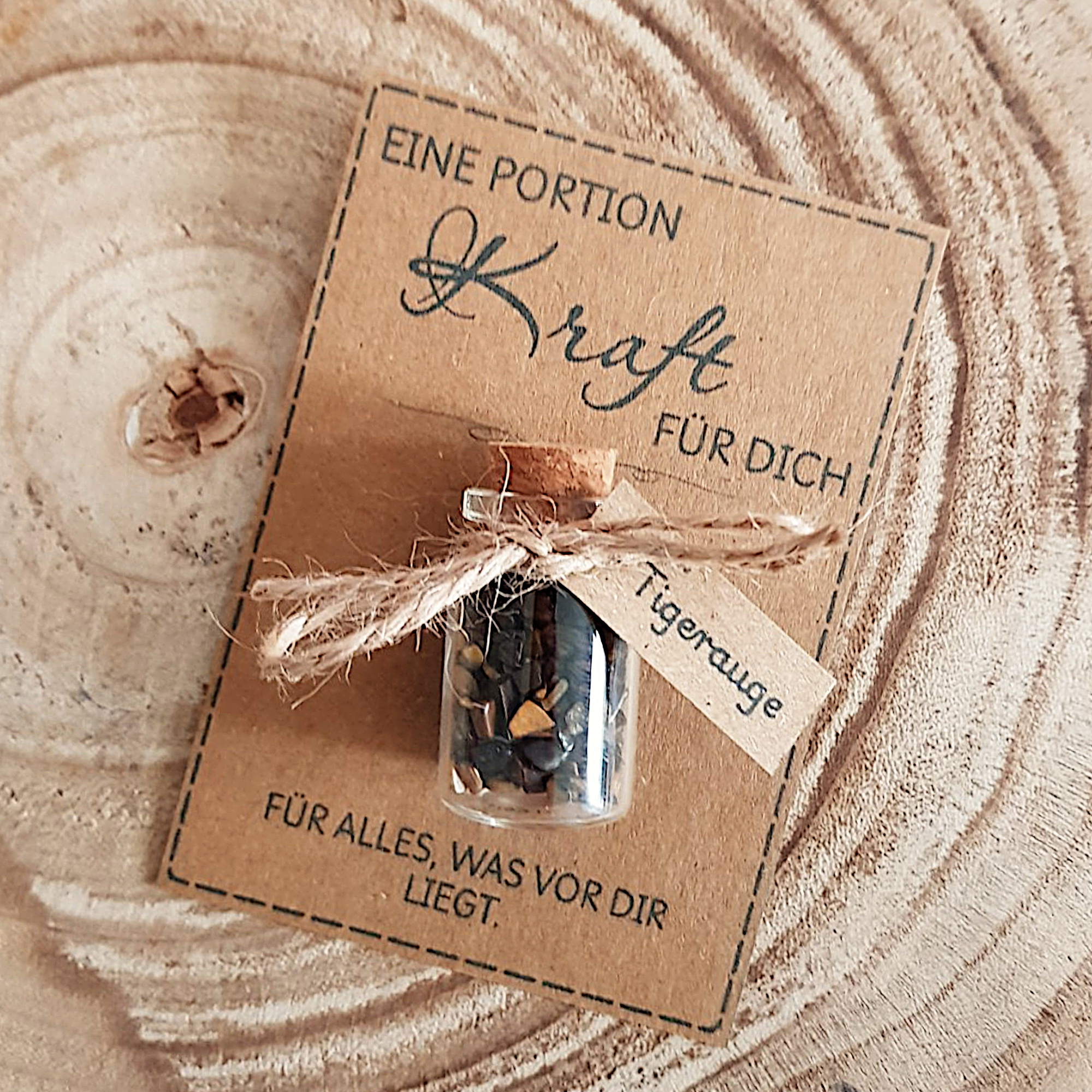 Eine Portion Kraft Geschenk mit Tigerauge | personalisierbarer Glücksbringer – Bild 4